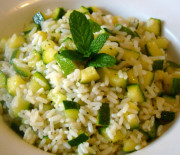 Insalata di riso con zucchine