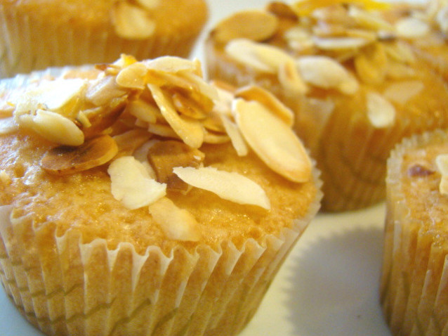 Muffin – Cupcakes caramellati all’arancia