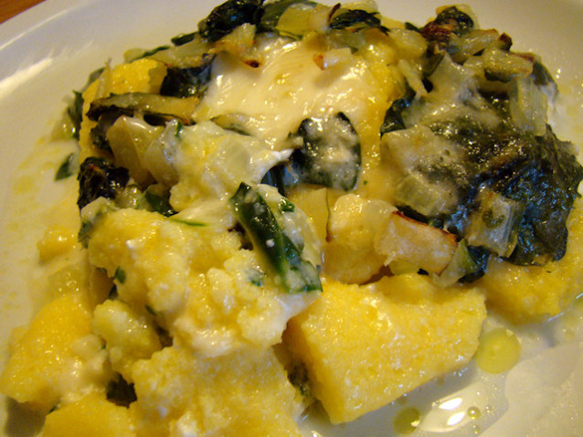 Polenta al forno con bietole e formaggio