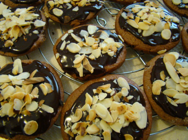 Biscotti al vincotto con gocce di cioccolato