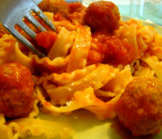 Pasta con sugo di polpette