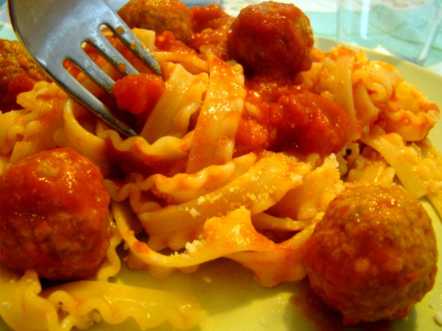 Pasta con sugo di polpette