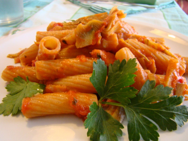 Tortiglioni con sugo di carciofi