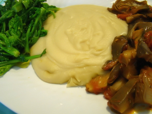 Purea di fave con cime di rapa e funghi