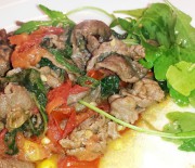 Straccetti di carne d’asino con rucola e pomodorini