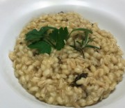 Orzotto alle erbe aromatiche